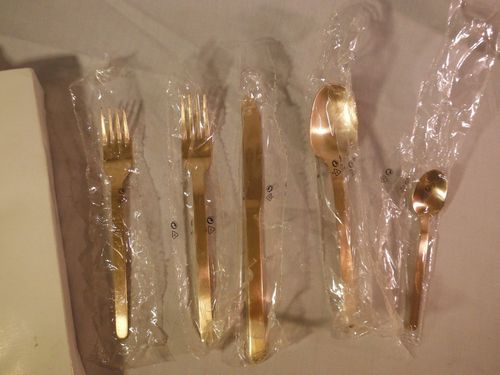 gold tone flatware,Gold Tone Flatware: A Luxurious Dining Experience