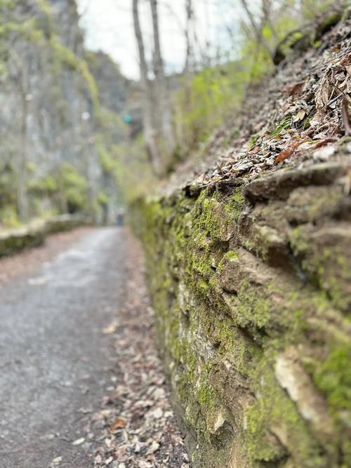 how many cubic yards are in a ton of rock,How Many Cubic Yards Are in a Ton of Rock?